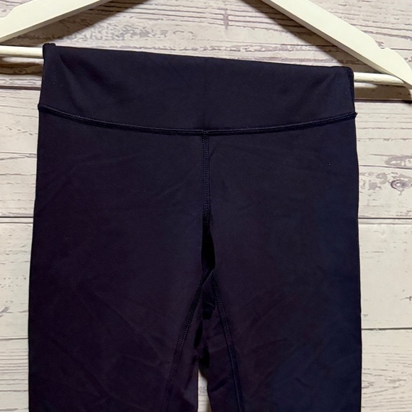 Lululemon capri dark blue - Picture 2 of 5